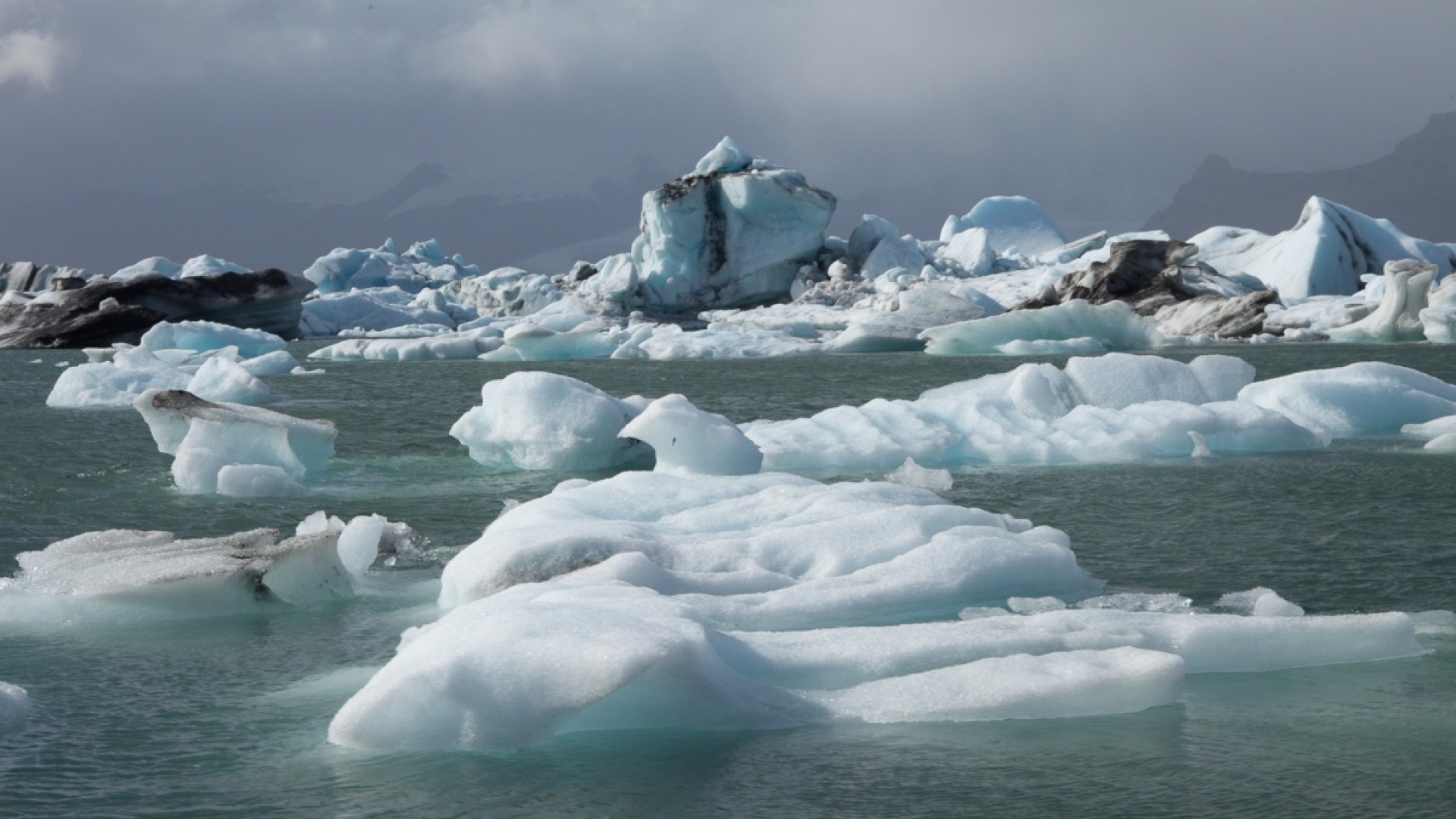 JOKULSÁRLÓN, O LAGO GLACIAR QUE NÃO CONGELA