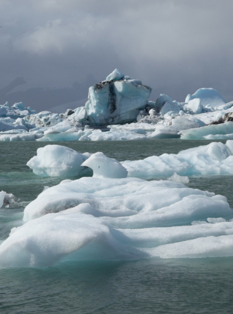 JOKULSÁRLÓN, O LAGO GLACIAR QUE NÃO CONGELA