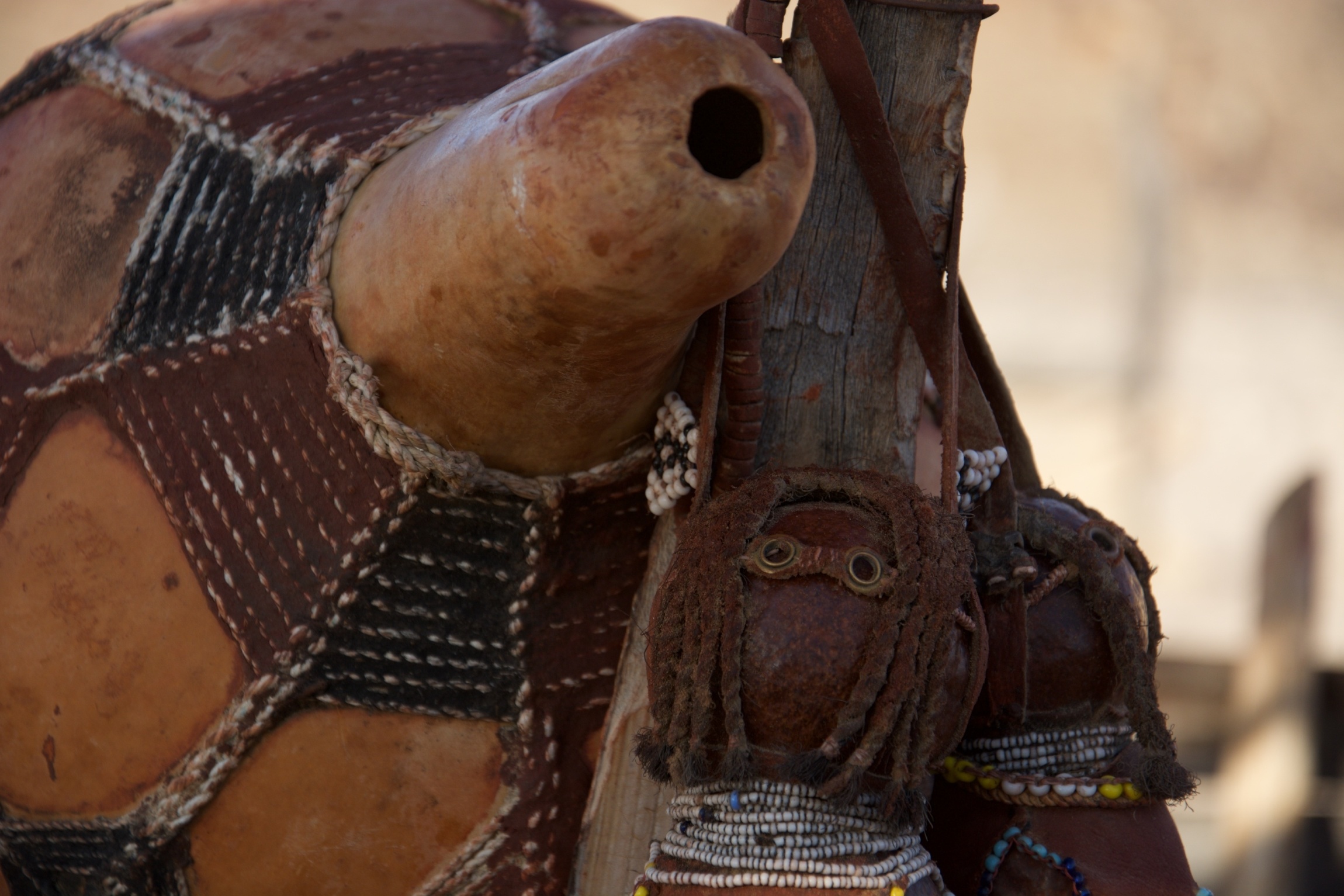 Artefactos da tribo dos himbas na Namíbia